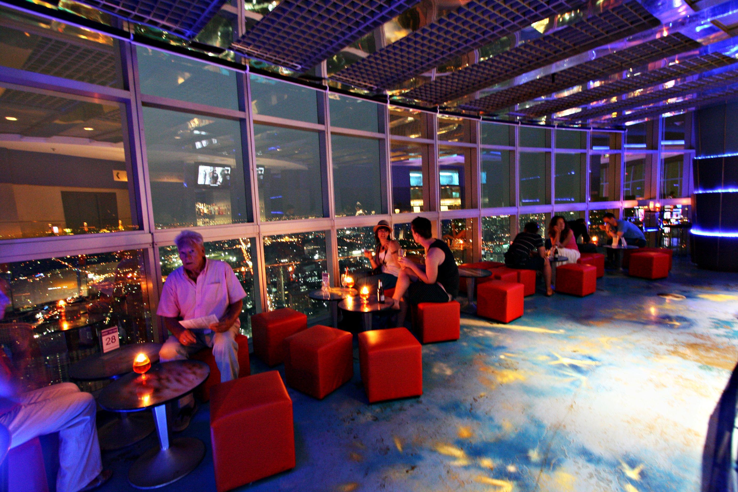 โรงแรมใบหยกสกาย โรงแรม กรุงเทพมหานคร