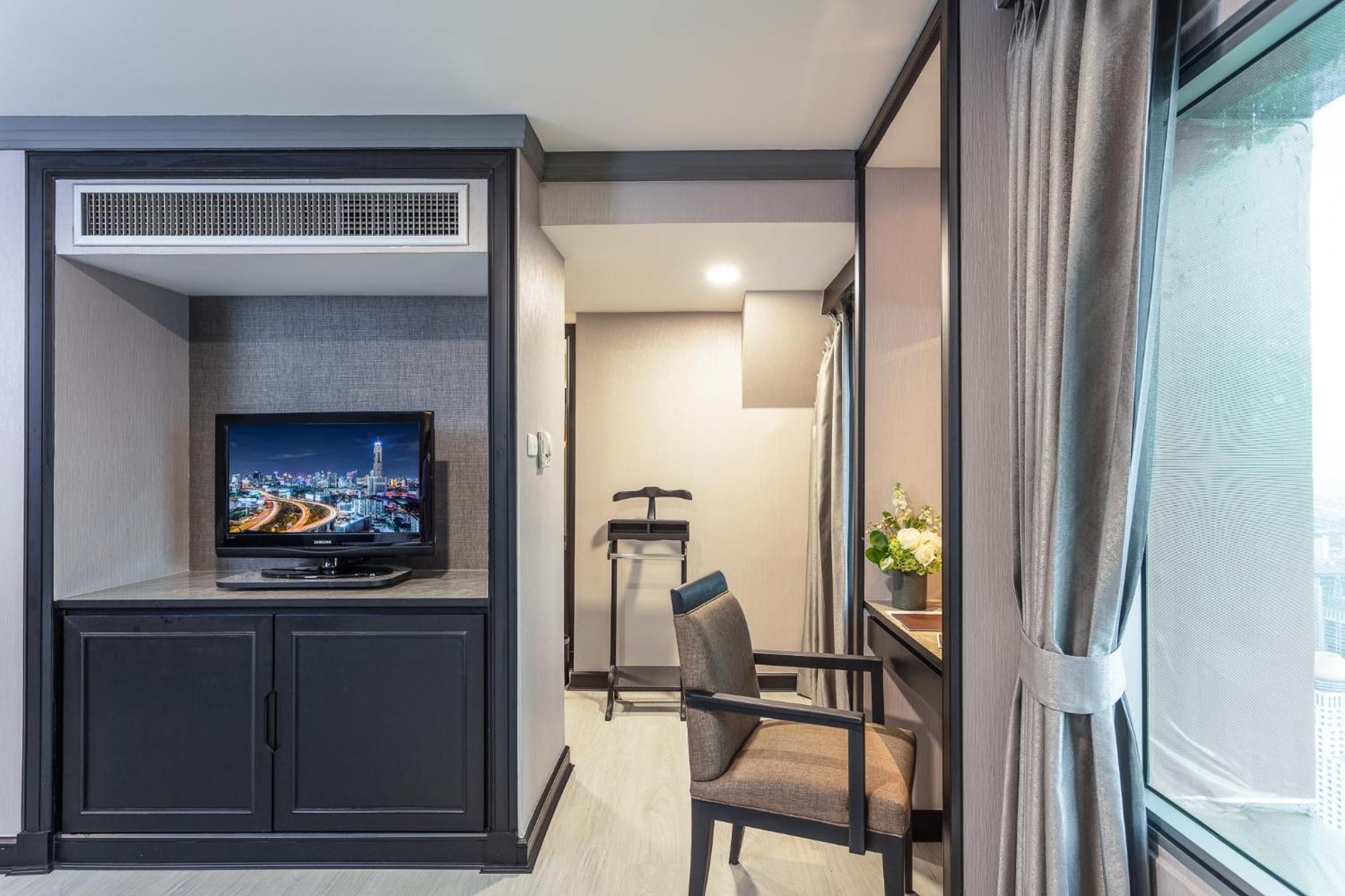โรงแรมใบหยกสกาย 4*