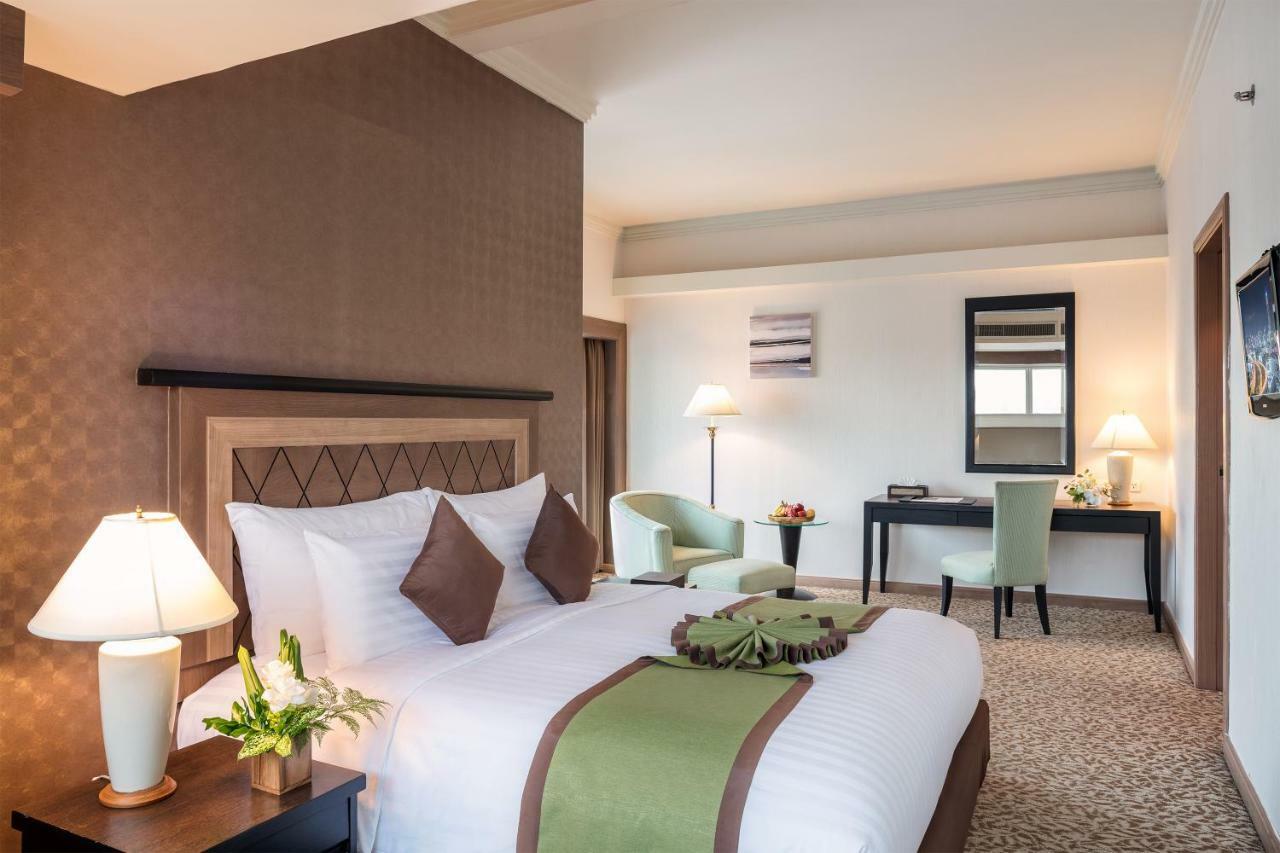 โรงแรมใบหยกสกาย 4* กรุงเทพมหานคร